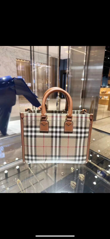 Burberry Brown shoulder bag — 1:1 Replica