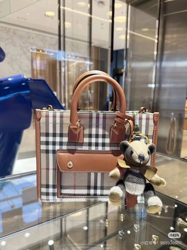 Burberry Brown shoulder bag — 1:1 Replica