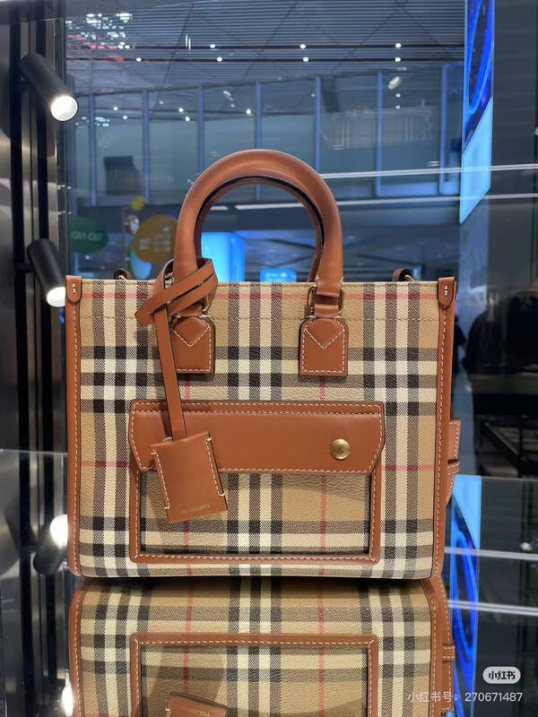 Burberry Brown shoulder bag — 1:1 Replica