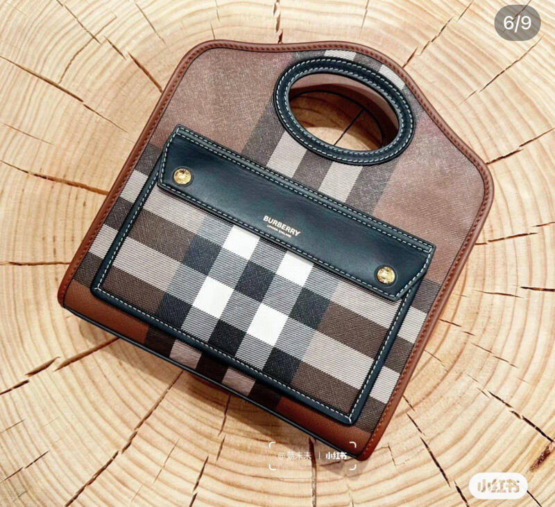 Burberry Black shoulder bag — 1:1 Replica