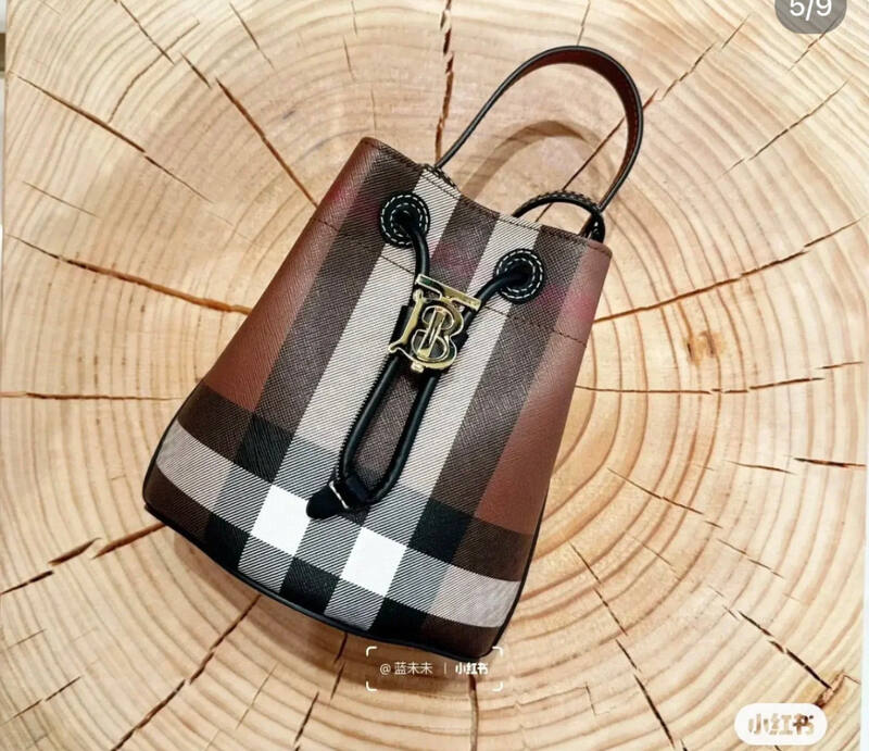 Burberry Black shoulder bag — 1:1 Replica