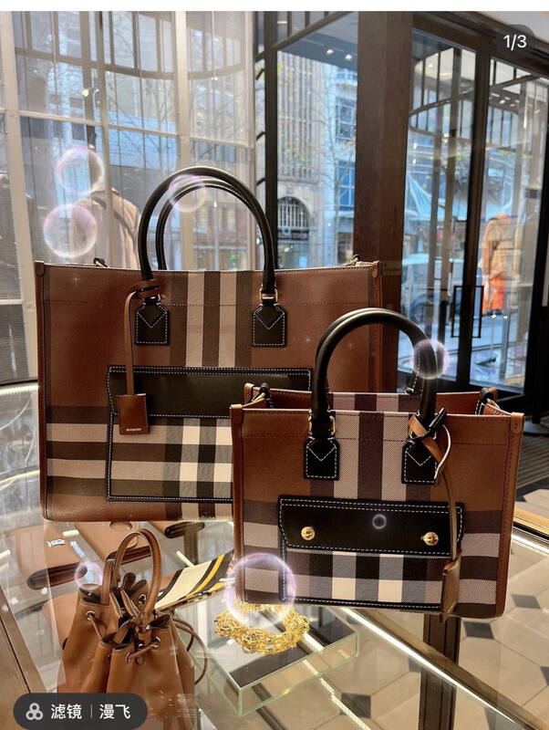 Burberry Black shoulder bag — 1:1 Replica