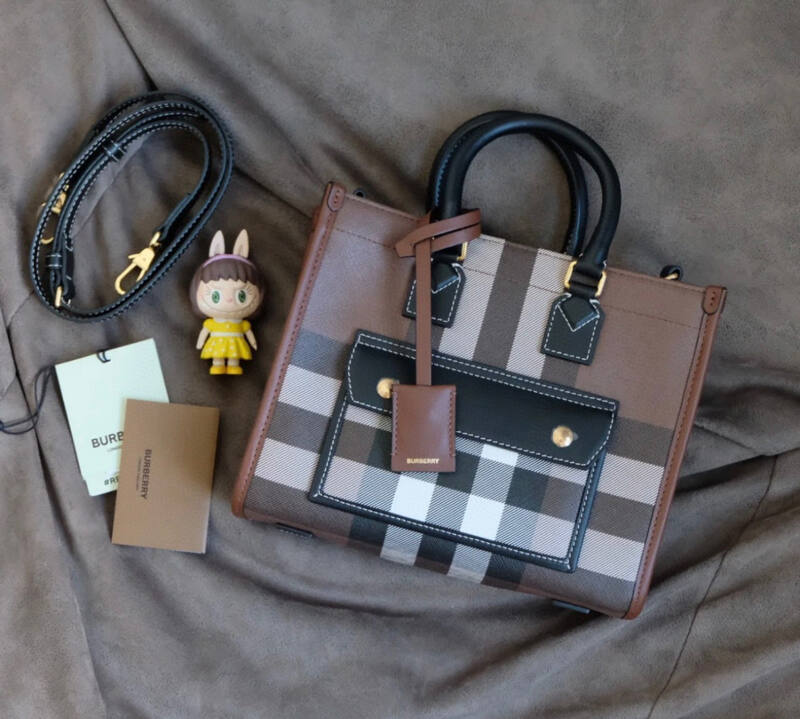 Burberry Brown shoulder bag — Premium Replica