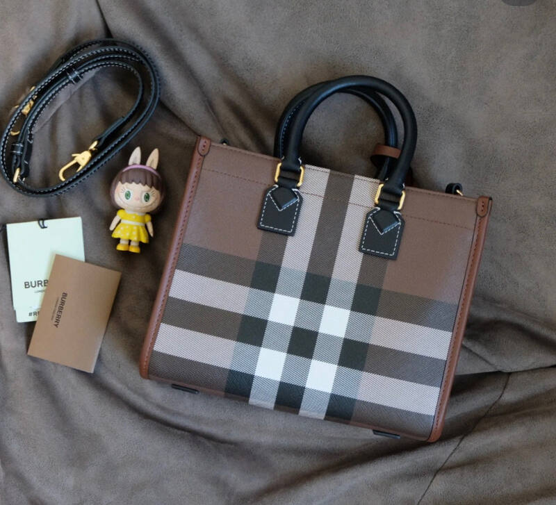 Burberry Brown shoulder bag — Premium Replica