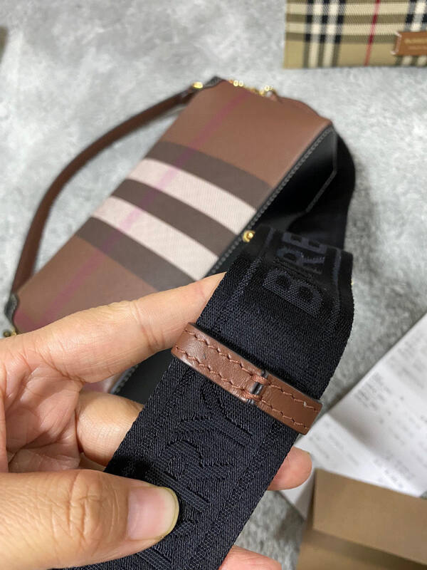 Burberry Black 25x18x10cm shoulder bag — 1:1 Replica