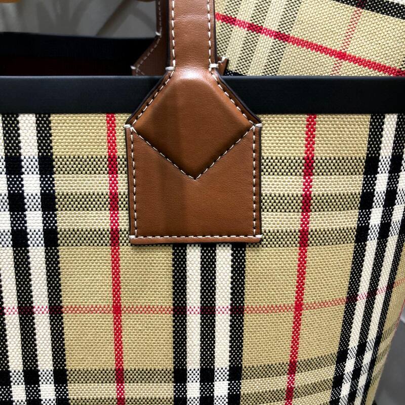 Burberry Brown shoulder bag — 1:1 Replica