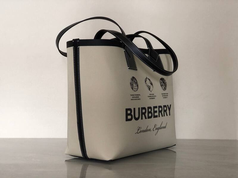 Burberry Black shoulder bag — AAA Quality Replica