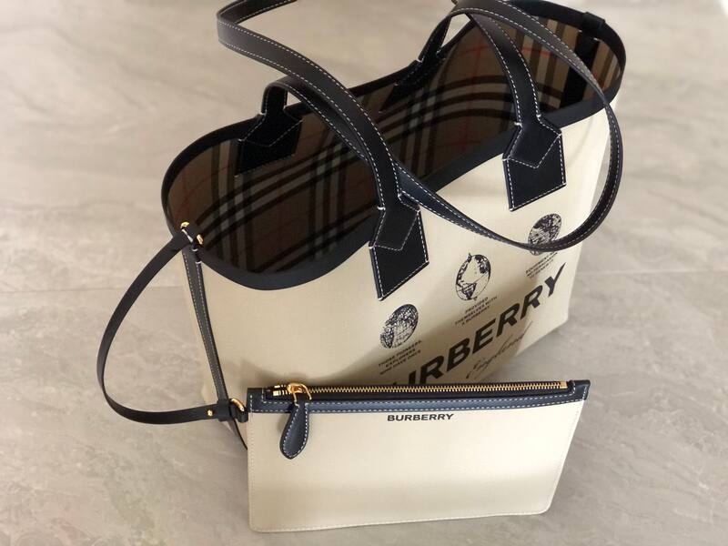 Burberry Black shoulder bag — AAA Quality Replica