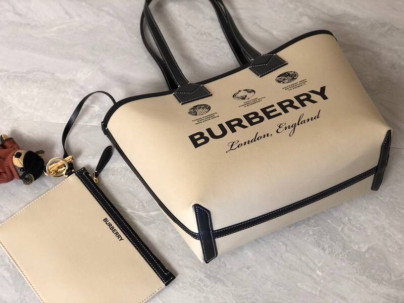 Burberry Black shoulder bag — AAA Quality Replica