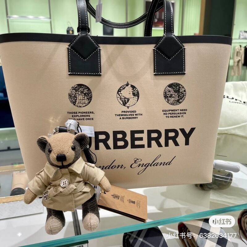 Burberry Black 30x22x12cm shoulder bag — AAA Quality Replica