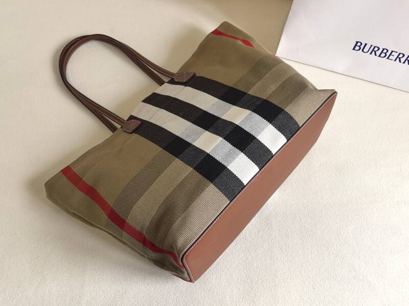 Burberry Brown shoulder bag — AAA Quality Replica
