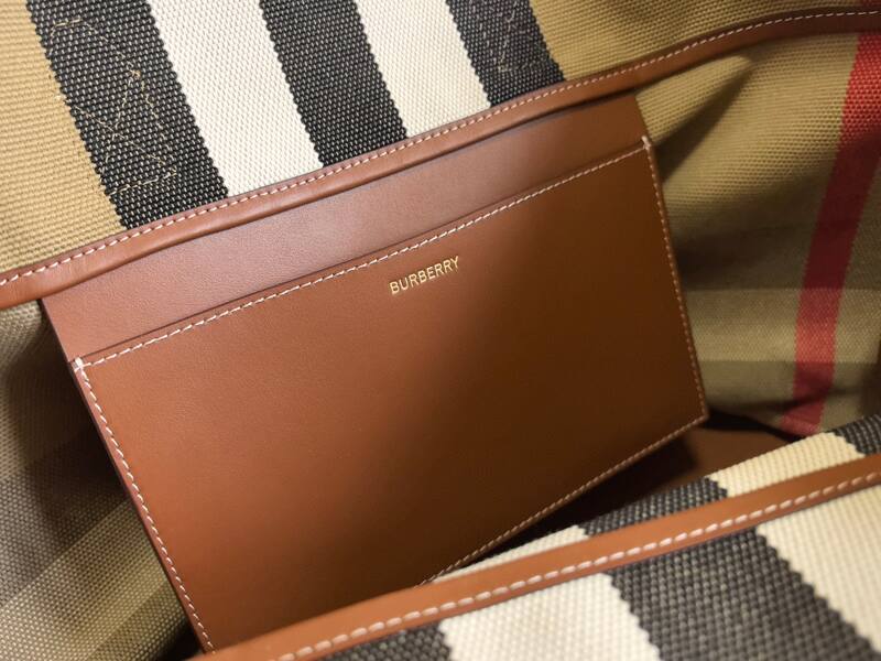 Burberry Brown shoulder bag — AAA Quality Replica