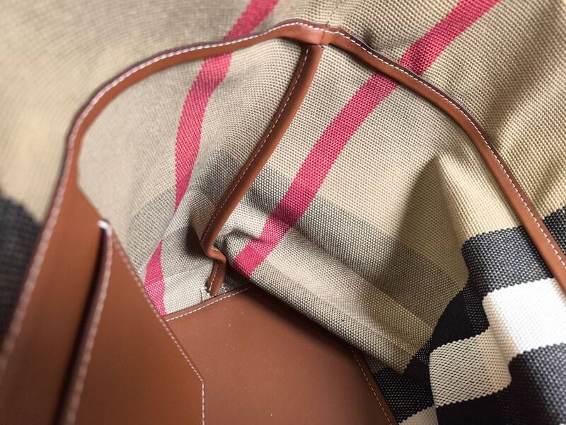 Burberry Brown shoulder bag — AAA Quality Replica