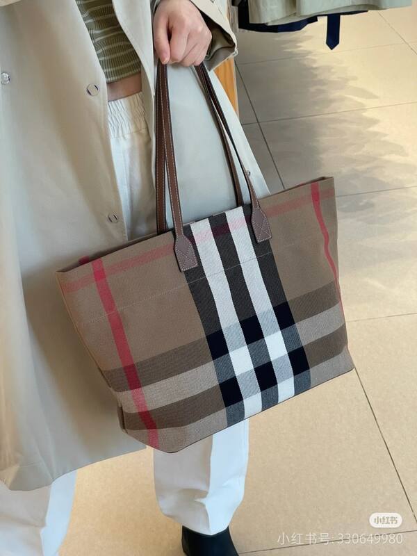 Burberry shoulder bag — 1:1 Replica