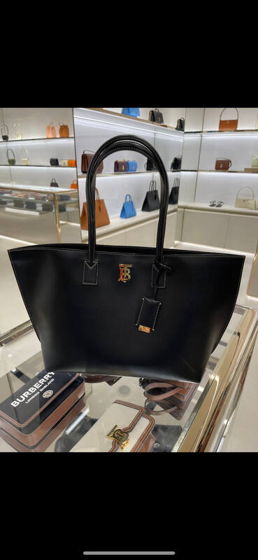 Burberry Black shoulder bag — Premium Replica