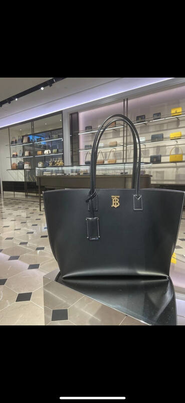 Burberry Black shoulder bag — Premium Replica