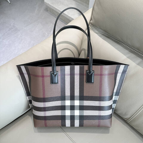 Burberry shoulder bag Premium Replica