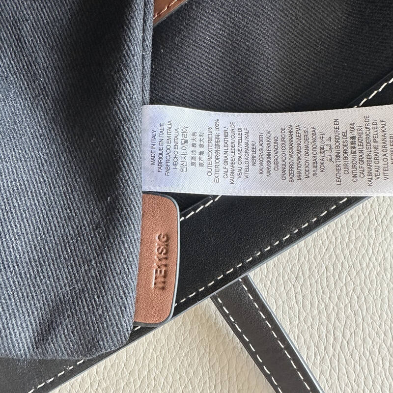 Burberry shoulder bag — Premium Replica