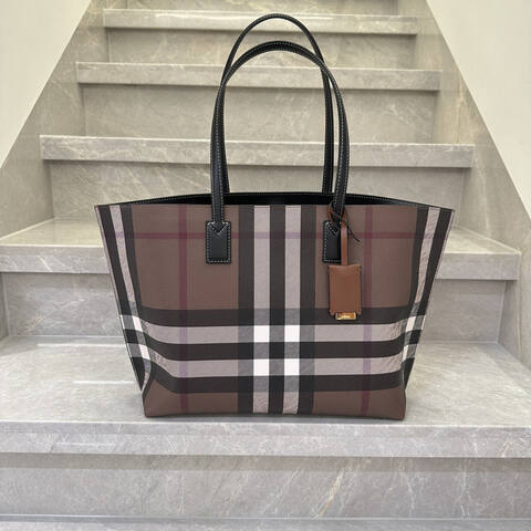 Burberry Brown shoulder bag 1 1 Replica