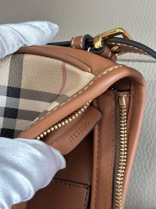 Burberry Brown 25x18x10cm shoulder bag — 1:1 Replica