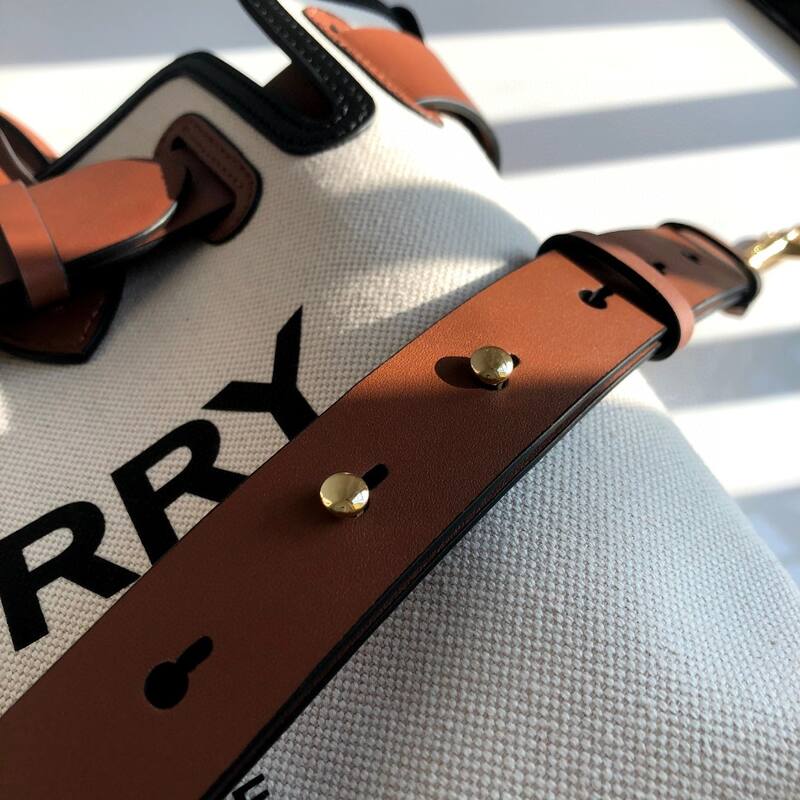 Burberry Beige canvas with brown leather trim 40x20x39cm tote — 1:1 Replica