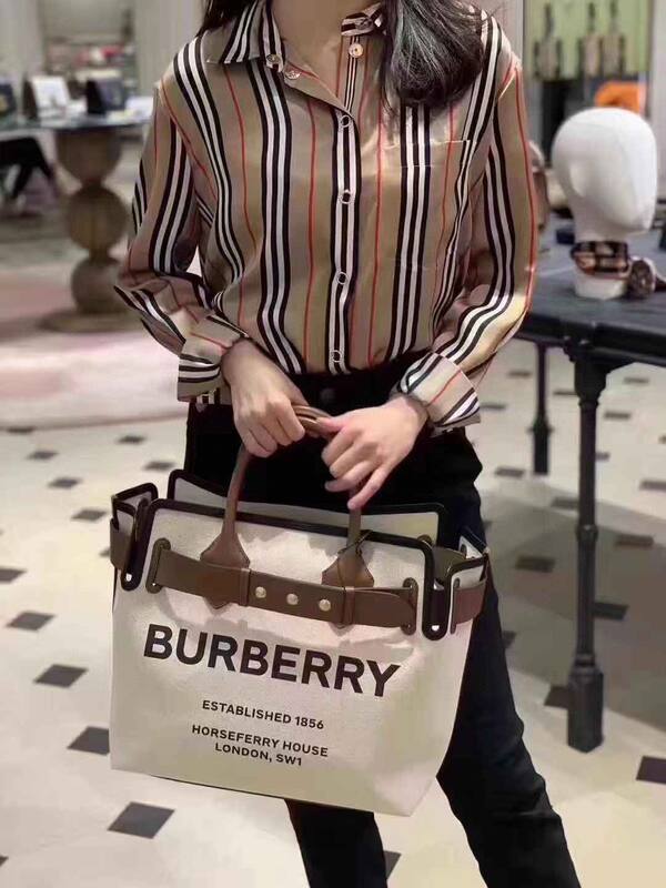 Burberry Brown 25x18x10cm shoulder bag — 1:1 Replica