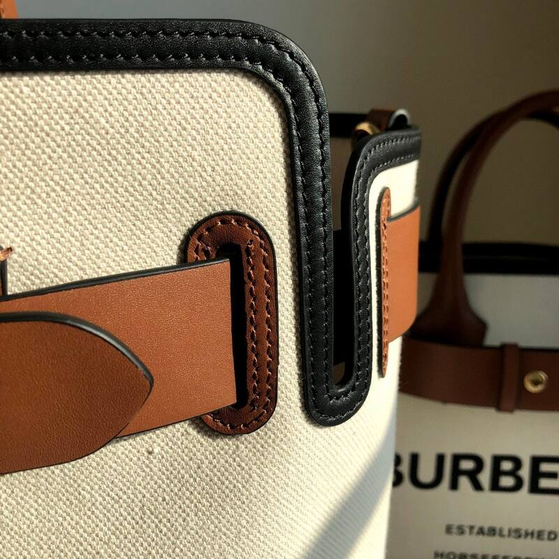Burberry Beige canvas with brown leather trim 28x16x26cm tote — Top Quality Replica