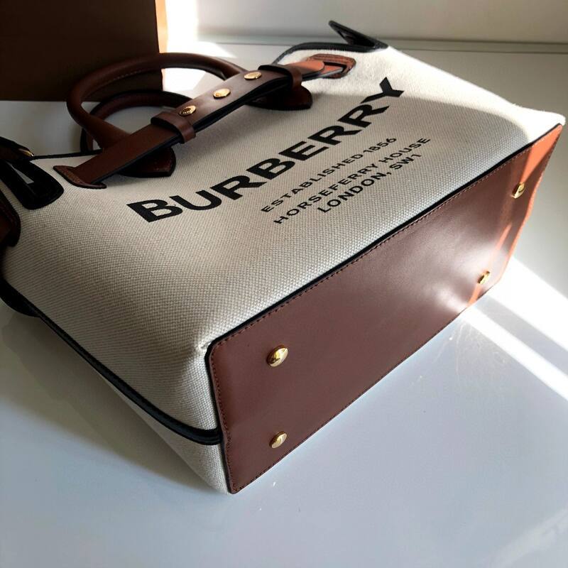 Burberry Beige canvas with brown leather trim 28x16x26cm tote — Top Quality Replica