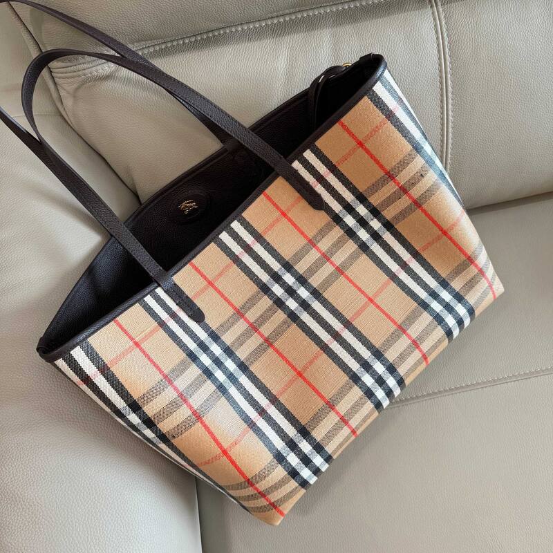 Burberry Black shoulder bag — Premium Replica