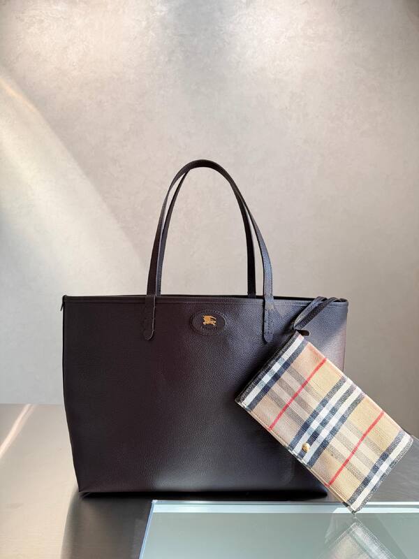 Burberry Black shoulder bag — AAA Quality Replica