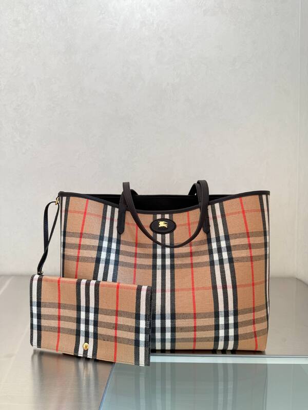 Burberry Black shoulder bag — AAA Quality Replica