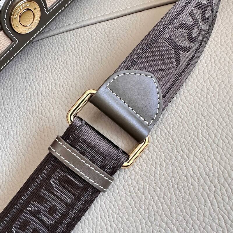Burberry Brown 25x18x10cm shoulder bag — 1:1 Replica