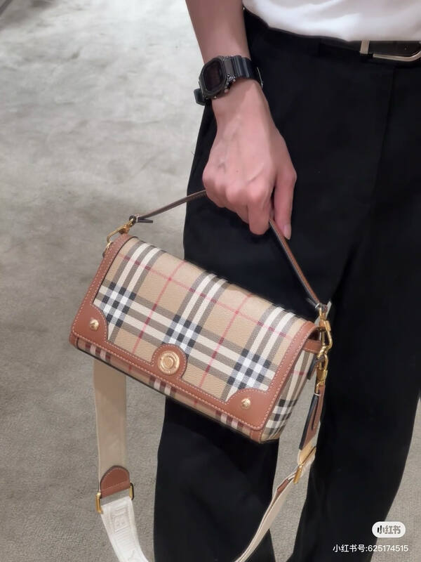 Burberry Vintage Check with Brown Leather Trim shoulder bag — 1:1 Replica