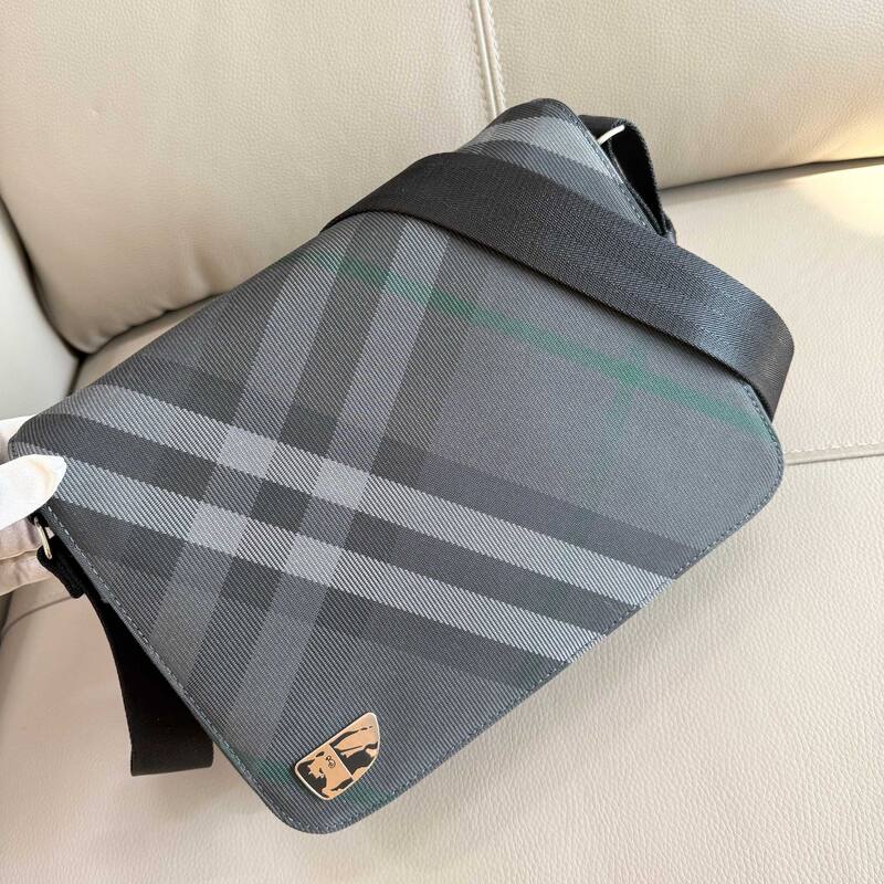Burberry shoulder bag — 1:1 Replica