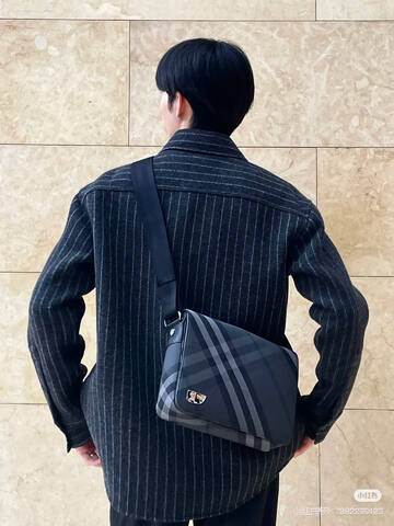 Burberry shoulder bag Premium Replica