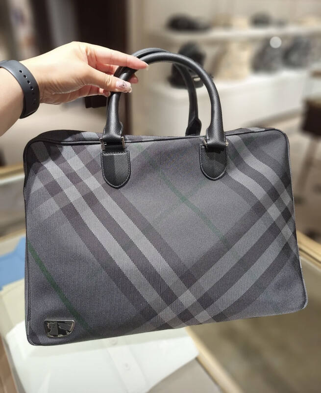 Burberry shoulder bag — Premium Replica