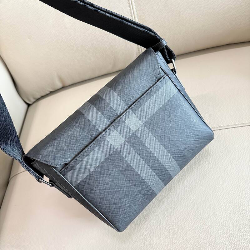 Burberry 25x18x10cm shoulder bag — Premium Replica