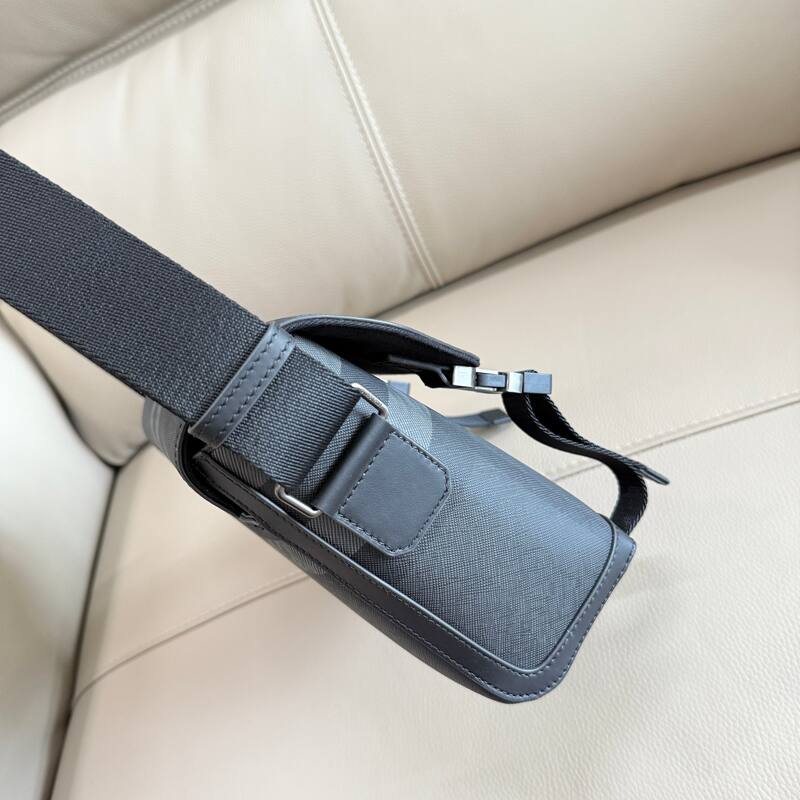 Burberry 25x18x10cm shoulder bag — Premium Replica