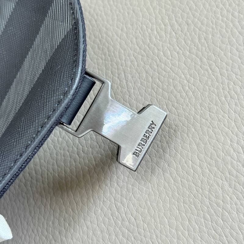 Burberry 25x18x10cm shoulder bag — Premium Replica