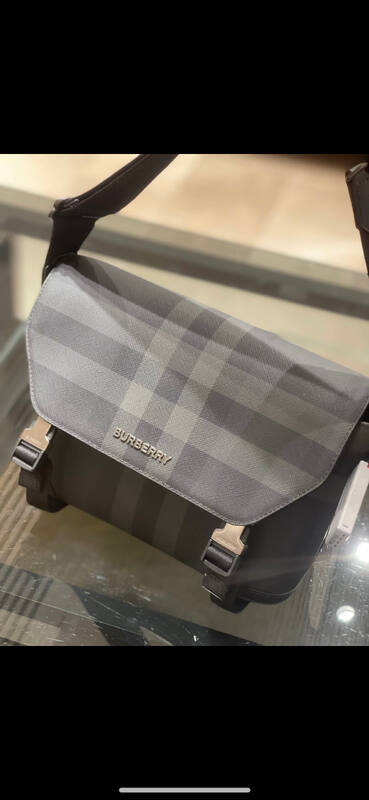 Burberry Black shoulder bag — Premium Replica