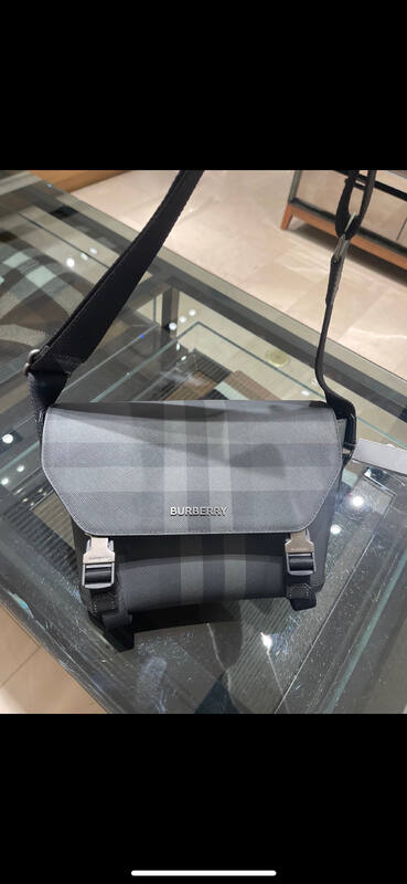 Burberry Black shoulder bag — Premium Replica