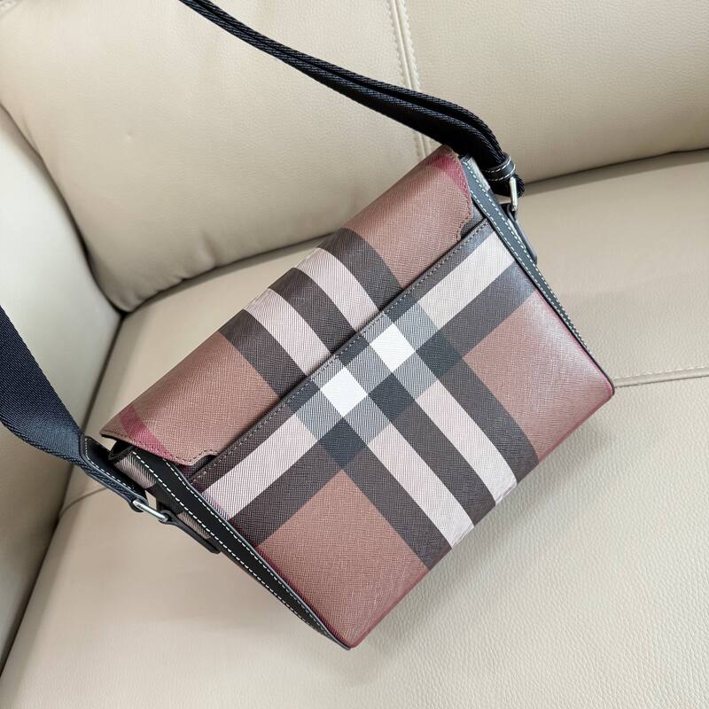 Burberry Brown 25x18x10cm shoulder bag — 1:1 Replica