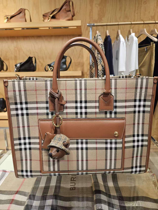 Burberry Freya Tote Vintage Check with Brown Leather Trim 40x30x16cm tote bag — Top Quality Replica