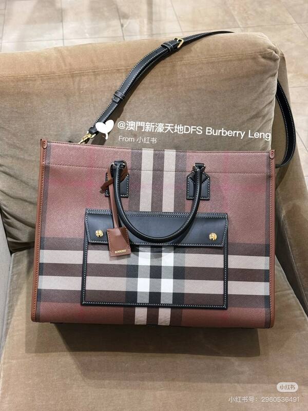 Burberry Freya Tote Vintage Check with Brown Leather Trim 40x30x16cm tote bag — Top Quality Replica