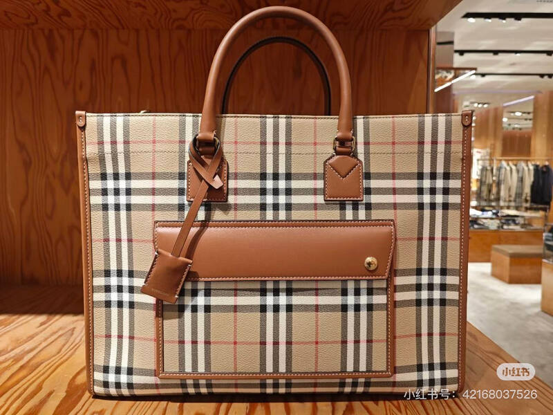 Burberry Freya Tote Vintage Check with Brown Leather Trim 40x30x16cm tote bag — Top Quality Replica