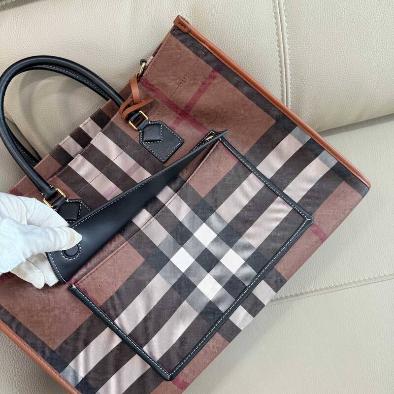 Burberry Brown Check 40x30x15cm tote bag — Top Quality Replica
