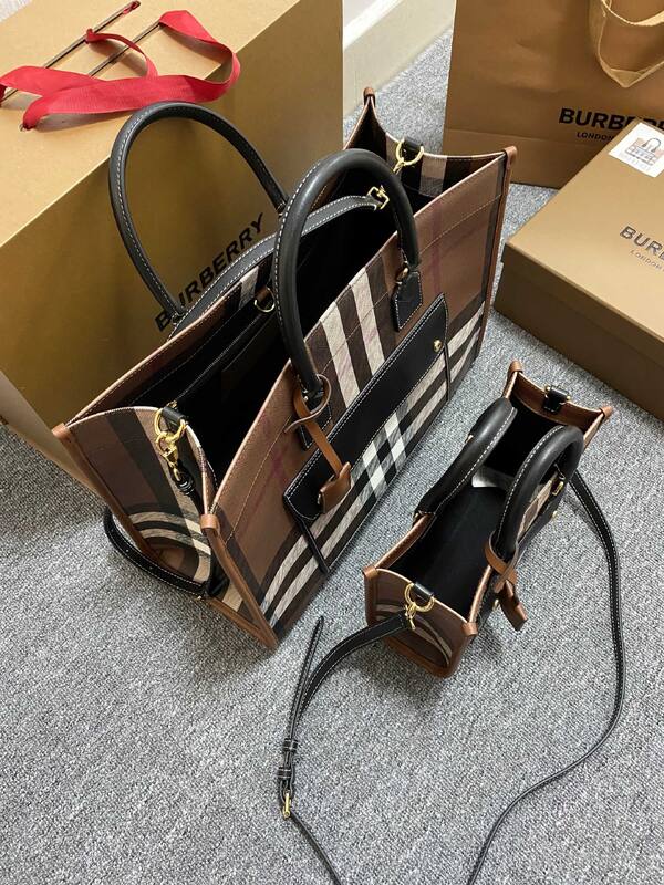 Burberry Freya Tote Birch Brown Check with Black Leather Trim 26x22x12cm tote bag — AAA Quality Replica