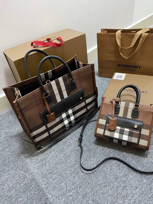 Burberry Freya Tote Birch Brown Check with Black Leather Trim 26x22x12cm tote bag — AAA Quality Replica