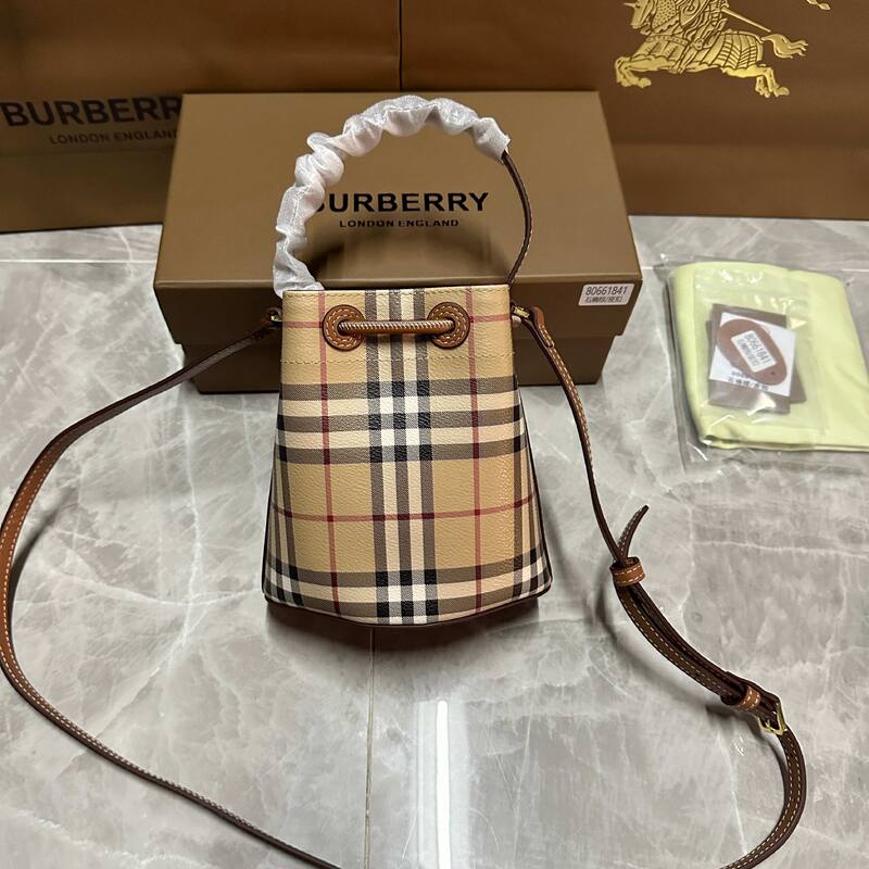 Burberry Haymarket Check with Brown Leather Trim 16x18x10cm bucket bag — Top Quality Replica