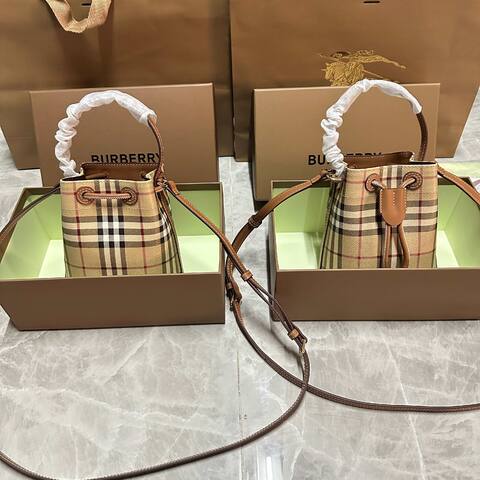 Burberry Haymarket Check with Brown Leather Trim 16x18x10cm bucket bag Top Quality Replica